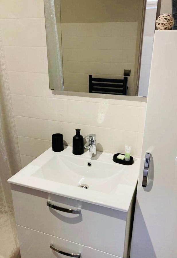 Appartement Calme Et Bien Situe Tarbes Buitenkant foto